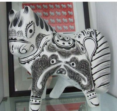 泥塑駿馬 民間工藝品的靈動饋贈